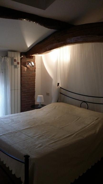 Mansarda Santa Margherita Daire Bolonya Oda fotoğraf